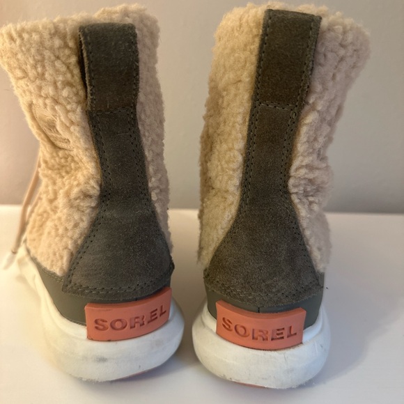 Girls Sorel Explorer Boots - Picture 5 of 8